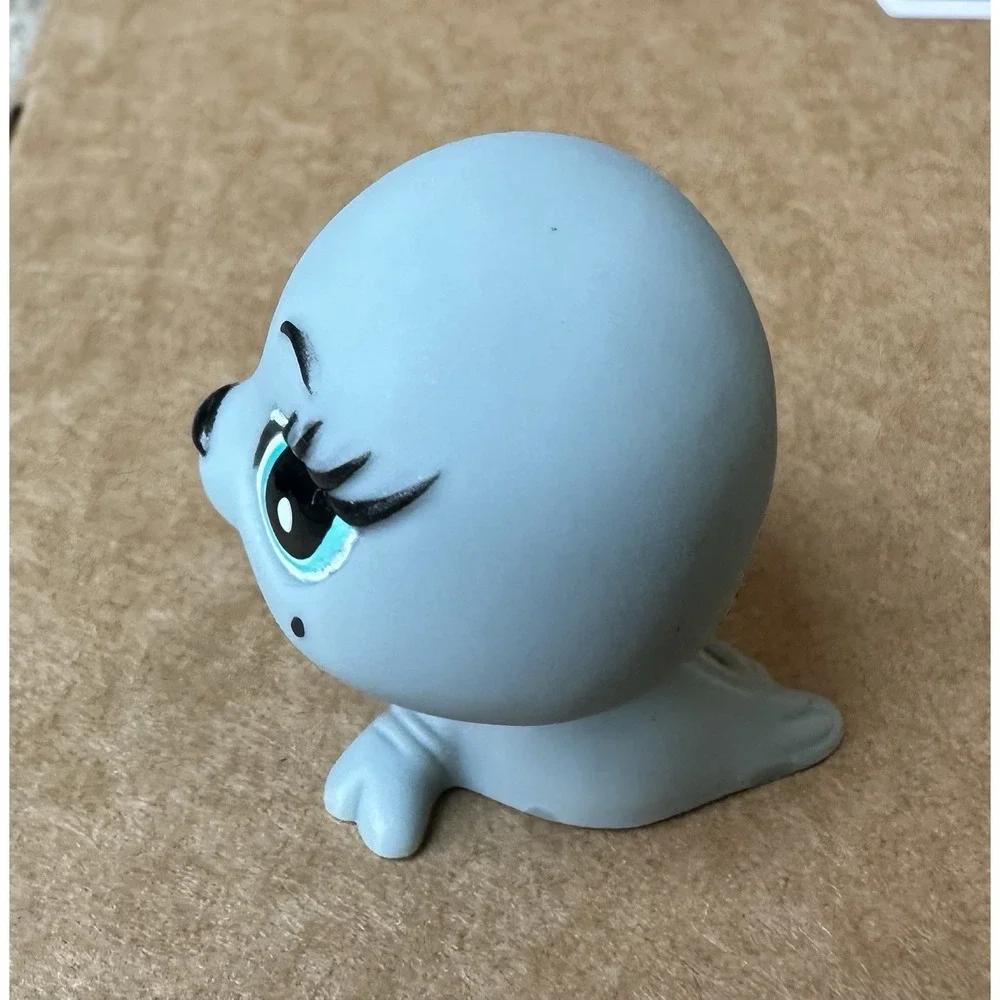 Littlest Pet Shop Gray Seal With Blue Eyes TM & MGA